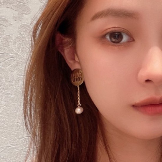 Individual brand 2022 MIU MIU Miu Miu earrings Individual brand 2022 MIU MIU Miu Miu earrings