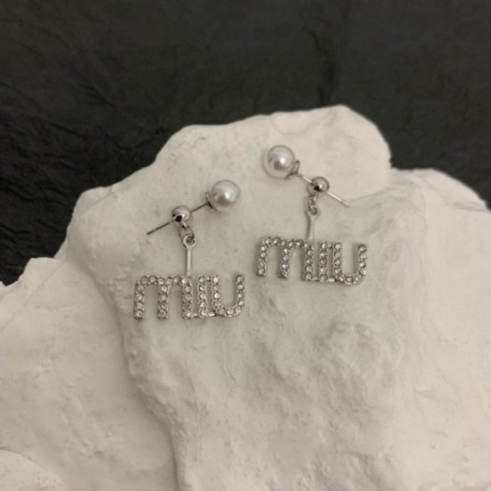 Super deals cheap 2022 MIU MIU Miu Miu earrings Super deals cheap 2022 MIU MIU Miu Miu earrings