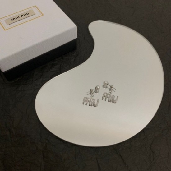 Super deals cheap 2022 MIU MIU Miu Miu earrings Super deals cheap 2022 MIU MIU Miu Miu earrings