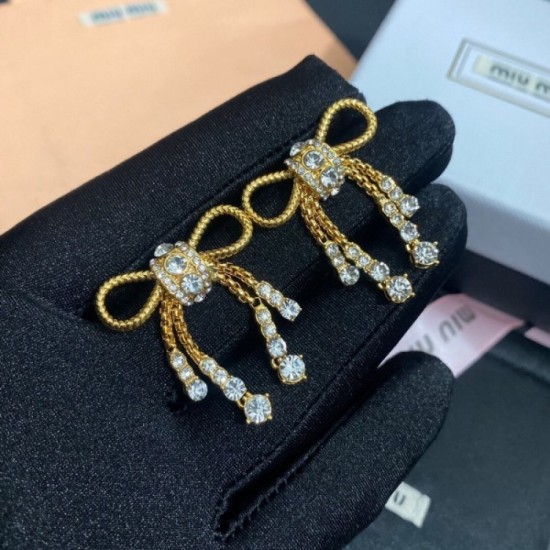 Spring / Summer model 2022 MIU MIU Miu Miu earrings Spring / Summer model 2022 MIU MIU Miu Miu earrings