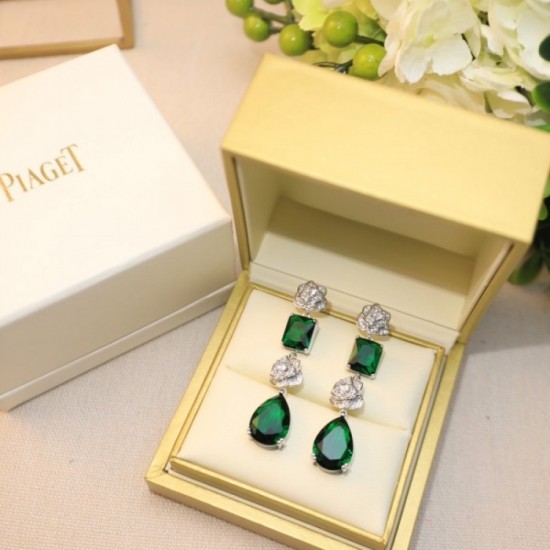 The popularity never fades! PIAGET Piaget 2022AW earrings The popularity never fades! PIAGET Piaget 2022AW earrings