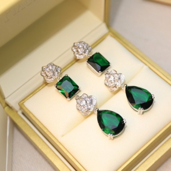 The popularity never fades! PIAGET Piaget 2022AW earrings The popularity never fades! PIAGET Piaget 2022AW earrings