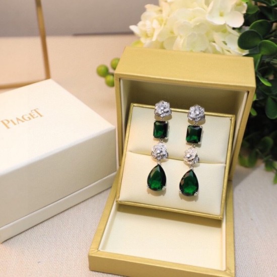 The popularity never fades! PIAGET Piaget 2022AW earrings The popularity never fades! PIAGET Piaget 2022AW earrings