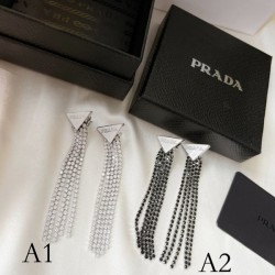Fashionable PRADA Prada 2022AW earrings that go half a step ahead