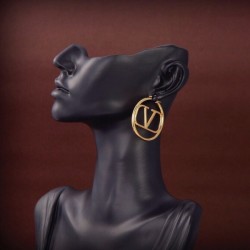 Great success during the fall and winter VALENTINO Valentino 2022AW earrings