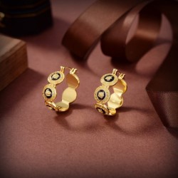 Wearing accent 2022 VERSACE Versace earrings