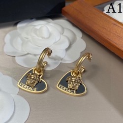 New sold out series VERSACE Versace 2022AW Earrings