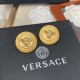 The latest and sure to be sold out VERSACE Versace 2022AW earrings The latest and sure to be sold out VERSACE Versace 2022AW earrings