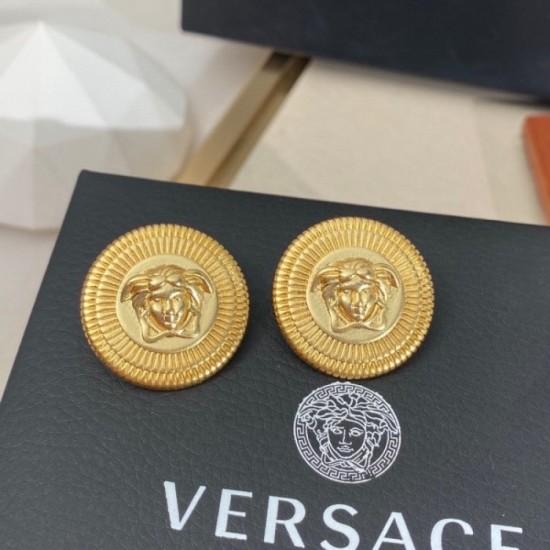 The latest and sure to be sold out VERSACE Versace 2022AW earrings The latest and sure to be sold out VERSACE Versace 2022AW earrings