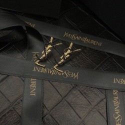 Many new favorite celebrities 2022 YSL Yves Saint Laurent earrings