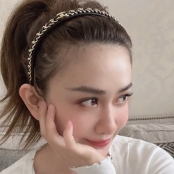 CHANEL 2022SS First-class longing brand hair ornament