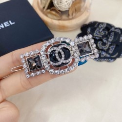 CHANEL 2022SS Bargain hair ornaments because it is this season