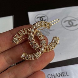CHANEL 2022SS New hair ornaments that debuted this season