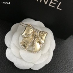 CHANEL 2022SS Eye-catching style hair ornaments this summer
