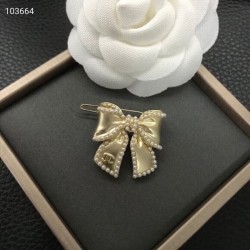 CHANEL 2022SS Eye-catching style hair ornaments this summer