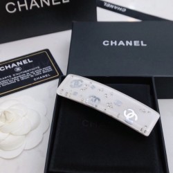 CHANEL 2022SS New hair ornament that is extremely popular