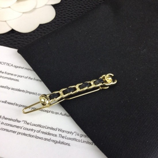 CHANEL 2022SS Hair ornaments that play an active role at the turn of the season CHANEL 2022SS Hair ornaments that play an active role at the turn of the season