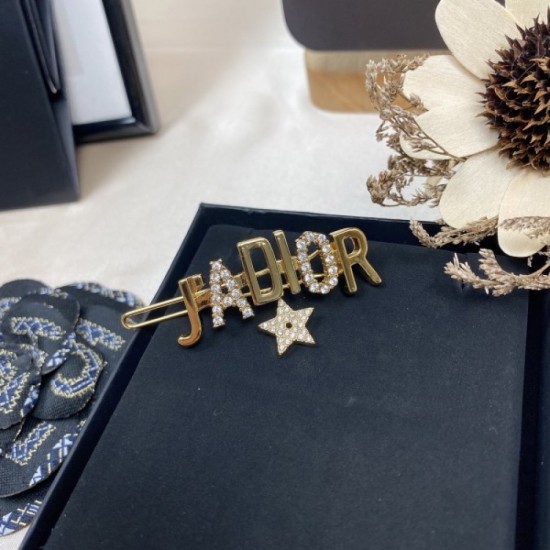 DIOR Dior 2022SS New hair ornament that is extremely popular DIOR Dior 2022SS New hair ornament that is extremely popular
