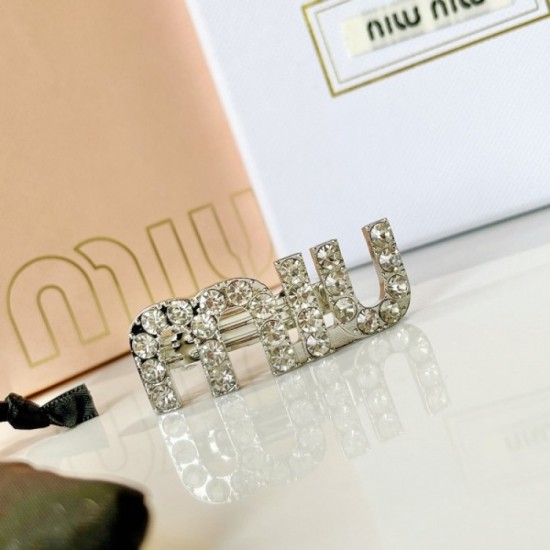 MIU MIU 2022SS Hair ornaments Styles that can be used for the summer MIU MIU 2022SS Hair ornaments Styles that can be used for the summer