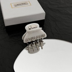Fashion sensitivity UP! MIU MIU 2022AW hairpin