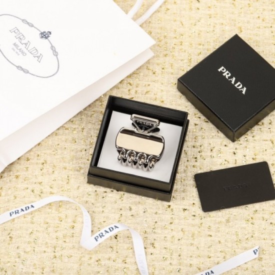 Brand PRADA Prada 2022AW hairpin which is popular this season Brand PRADA Prada 2022AW hairpin which is popular this season
