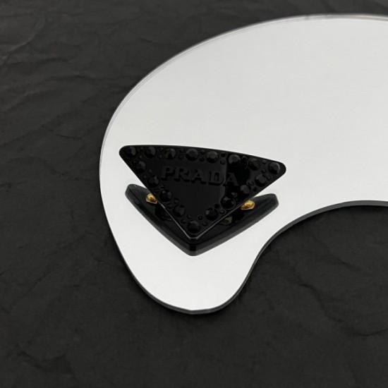 PRADA Prada 2022AW hairpin decided on a modern style PRADA Prada 2022AW hairpin decided on a modern style