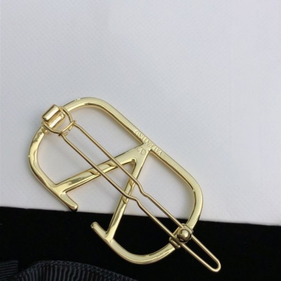 VALENTINO 2022SS Hair ornaments Spring and summer will continue to attract attention VALENTINO 2022SS Hair ornaments Spring and summer will continue to attract attention