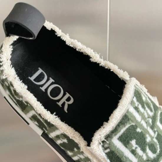 Casual shoes 2022SS DIOR Dior that will definitely be popular this summer Casual shoes 2022SS DIOR Dior that will definitely be popular this summer