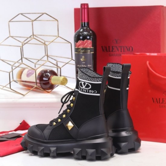 Super cool spring and summer new casual shoes 2022SS VALENTINO Valentino Super cool spring and summer new casual shoes 2022SS VALENTINO Valentino