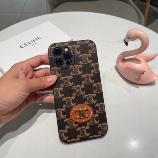 CELINE Celine 2022SS iphone carrying case that emphasizes looseness and comfort CELINE Celine 2022SS iphone carrying case that emphasizes looseness and comfort