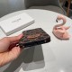 CELINE Celine 2022SS iphone carrying case that emphasizes looseness and comfort CELINE Celine 2022SS iphone carrying case that emphasizes looseness and comfort