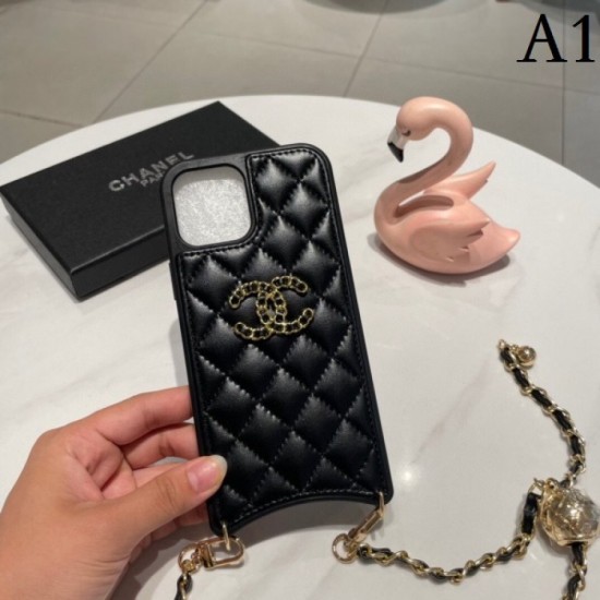 CHANEL 2022SS Wearing fashionable advanced iphone carrying case 2 colors selectable CHANEL 2022SS Wearing fashionable advanced iphone carrying case 2 colors selectable