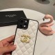 CHANEL 2022SS Wearing fashionable advanced iphone carrying case 2 colors selectable CHANEL 2022SS Wearing fashionable advanced iphone carrying case 2 colors selectable