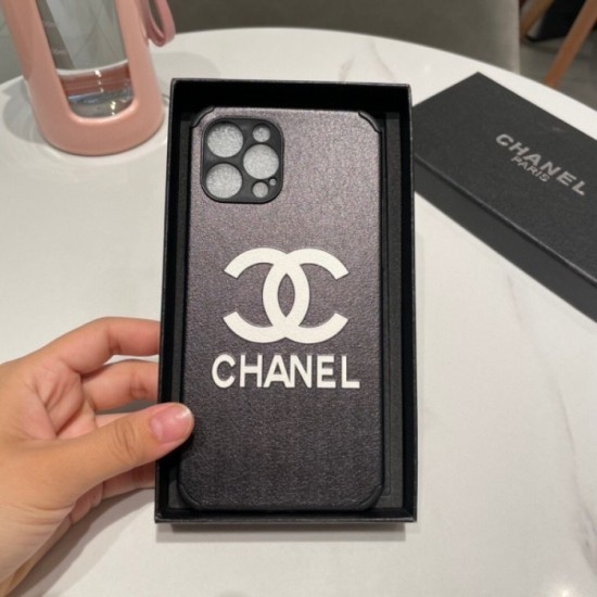 CHANEL 2022SS Spring / Summer latest trend iphone carrying case 2 colors selectable CHANEL 2022SS Spring / Summer latest trend iphone carrying case 2 colors selectable