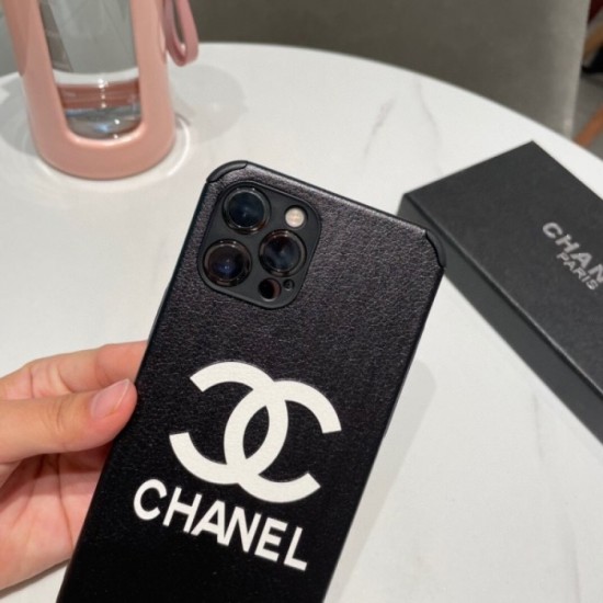 CHANEL 2022SS Spring / Summer latest trend iphone carrying case 2 colors selectable CHANEL 2022SS Spring / Summer latest trend iphone carrying case 2 colors selectable