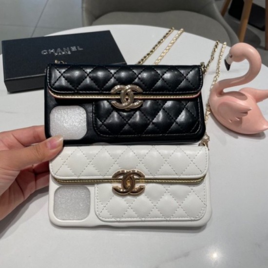 CHANEL 2022SS This year's popular outfit iphone carrying case 2 colors selectable CHANEL 2022SS This year's popular outfit iphone carrying case 2 colors selectable