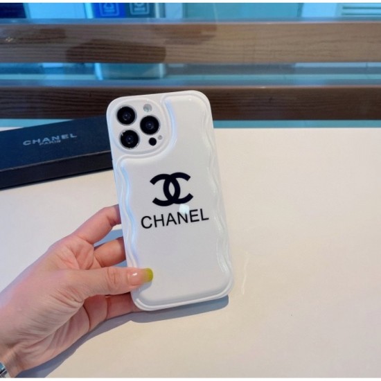 CHANEL 2022SS iphone carrying case that is active every season 2 colors selectable CHANEL 2022SS iphone carrying case that is active every season 2 colors selectable