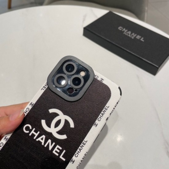 CHANEL 2022SS Conspicuous fresh popular new iphone carrying case 2 colors selectable CHANEL 2022SS Conspicuous fresh popular new iphone carrying case 2 colors selectable