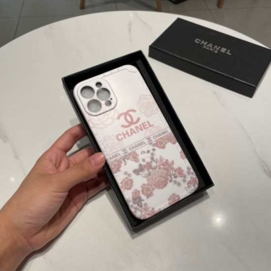 CHANEL 2022SS Gentle luxury popular color iphone carrying case 2 colors selectable CHANEL 2022SS Gentle luxury popular color iphone carrying case 2 colors selectable