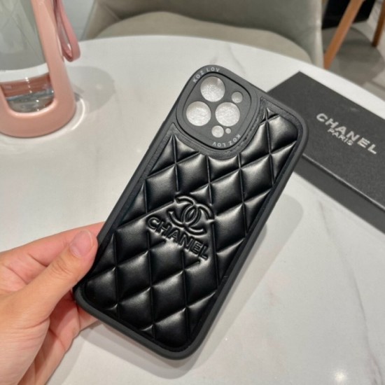 CHANEL 2022SS Excellent wearing power Popular iphone carrying case 2 colors selectable CHANEL 2022SS Excellent wearing power Popular iphone carrying case 2 colors selectable