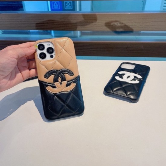 CHANEL 2022SS Ignite the popularity iphone carrying case 2 colors selectable CHANEL 2022SS Ignite the popularity iphone carrying case 2 colors selectable