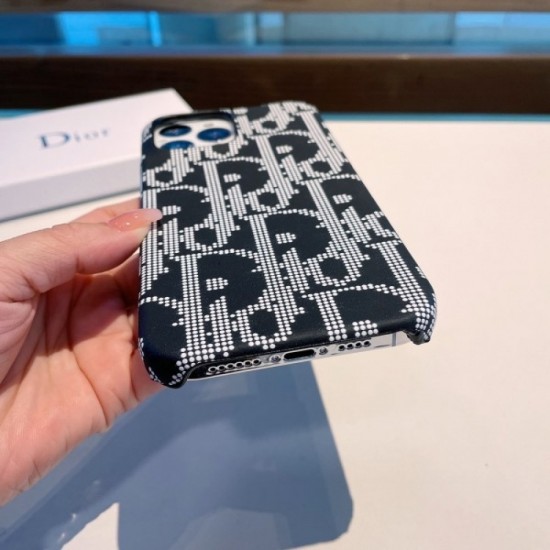 DIOR Dior 2022SS This year's most fashionable iphone carrying case DIOR Dior 2022SS This year's most fashionable iphone carrying case