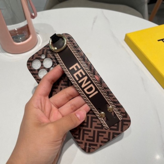 FENDI FENDI 2022SS New masterpiece iphone carrying case with high call FENDI FENDI 2022SS New masterpiece iphone carrying case with high call