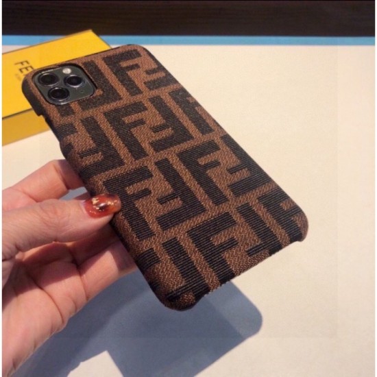 FENDI FENDI 2022SS iphone carrying case that will definitely be popular this summer FENDI FENDI 2022SS iphone carrying case that will definitely be popular this summer
