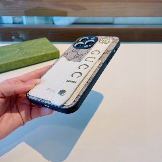 GUCCI Gucci 2022SS iphone carrying case that you want to pay particular attention to GUCCI Gucci 2022SS iphone carrying case that you want to pay particular attention to