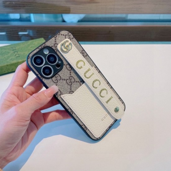 GUCCI Gucci 2022SS iphone carrying case that you want to pay particular attention to GUCCI Gucci 2022SS iphone carrying case that you want to pay particular attention to