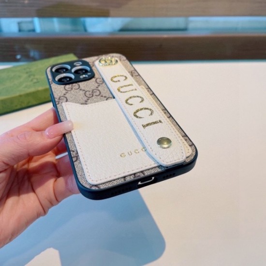 GUCCI Gucci 2022SS iphone carrying case that you want to pay particular attention to GUCCI Gucci 2022SS iphone carrying case that you want to pay particular attention to