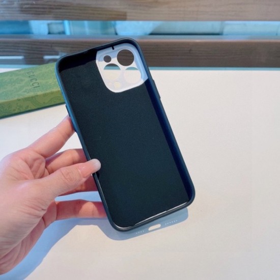 GUCCI Gucci 2022SS iphone carrying case that you want to pay particular attention to GUCCI Gucci 2022SS iphone carrying case that you want to pay particular attention to