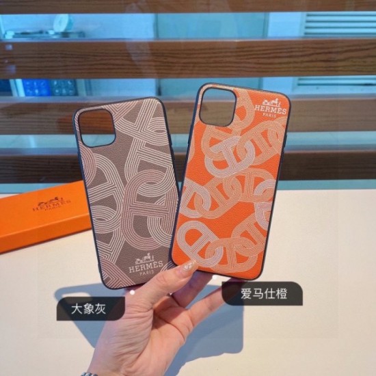 HERMES Hermes 2022SS Hot item in summer iphone carrying case HERMES Hermes 2022SS Hot item in summer iphone carrying case