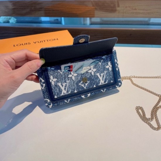 LOUIS VUITTON Louis Vuitton 2022SS Limited time offer! iphone carrying case LOUIS VUITTON Louis Vuitton 2022SS Limited time offer! iphone carrying case
